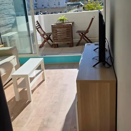 Carnon Climatise Avec Vue Port Et Balcon موجيو